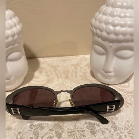 Pre-Loved Vintage FENDI Sunglasses, Authentic Item - Picture 6 of 8